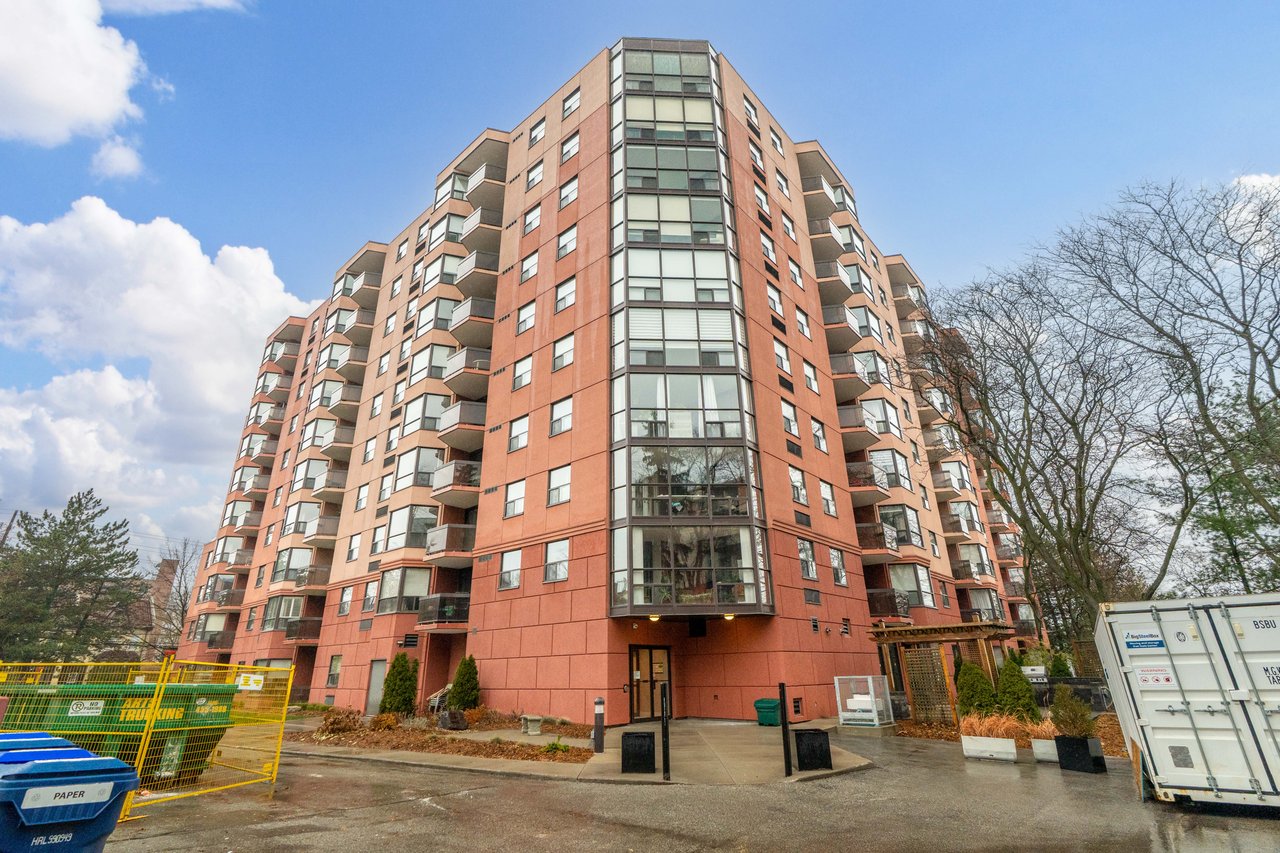 beautiful 2 bedroom 2 bath Condo in downtown London