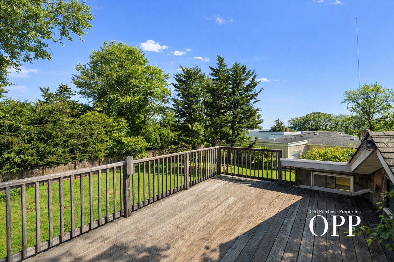 A Daily Arrival Framed by Bay and Marsh