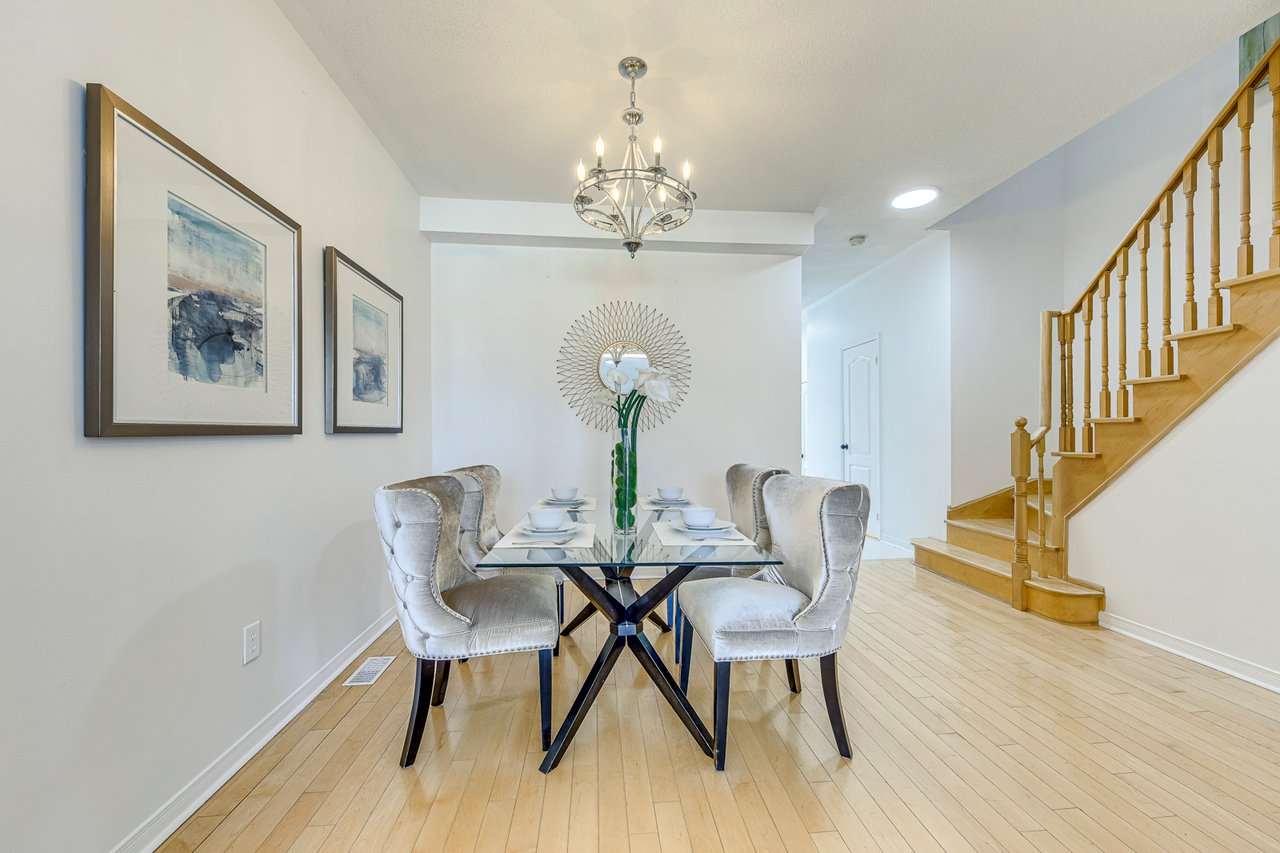 2281 Stone Glen Cres