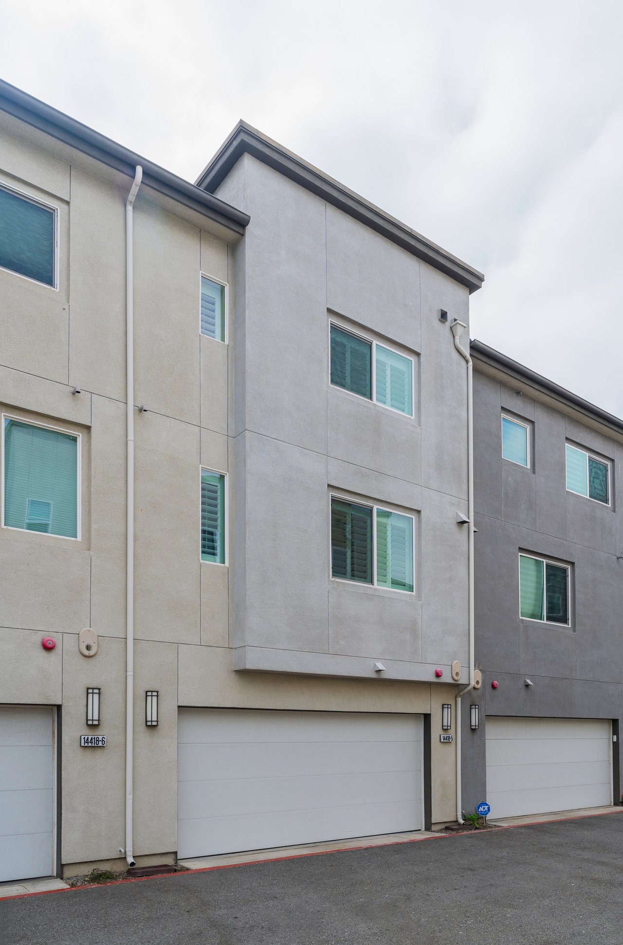 14418-5 Plum Lane