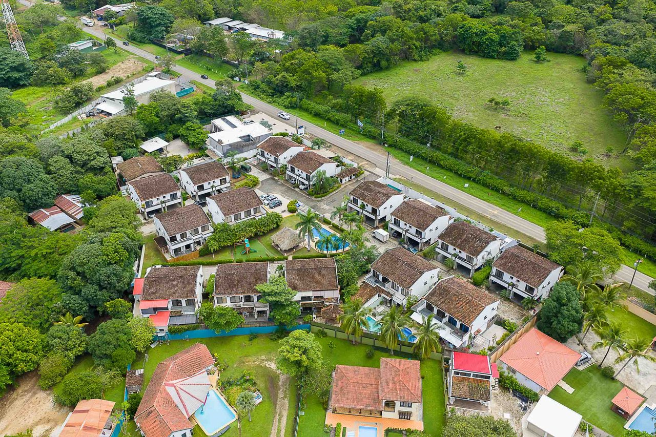El Sandal #9 | 3 Bedroom Townhome, 10 Mins to the Beach - Seller Financing Available!