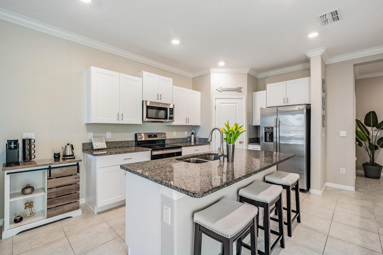 Modern Lennar Townhome with Lagoon Lifestyle