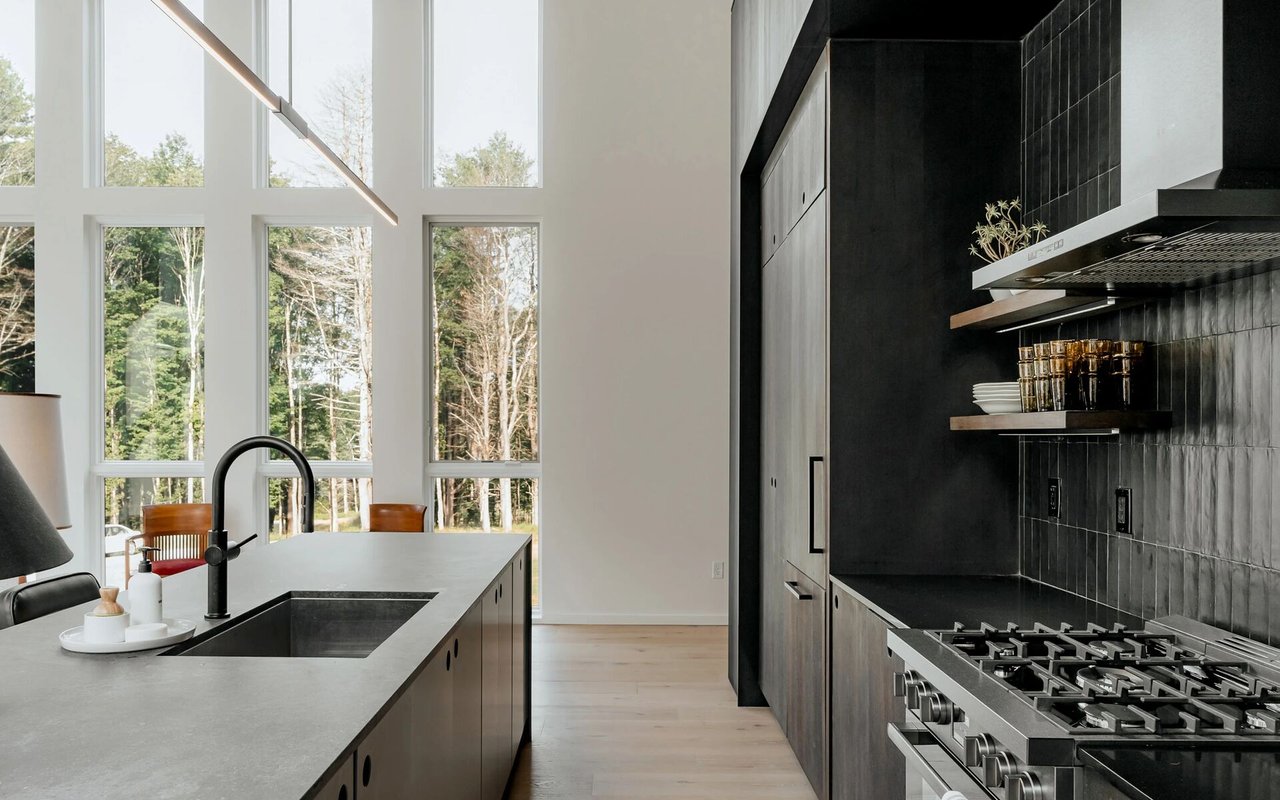 Sell Smarter: Why Working with a Real Estate Agent May Beat Going Solo