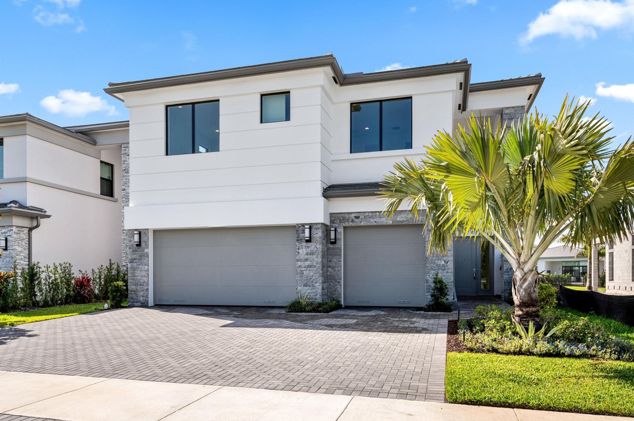 17258 Pagoda Palms