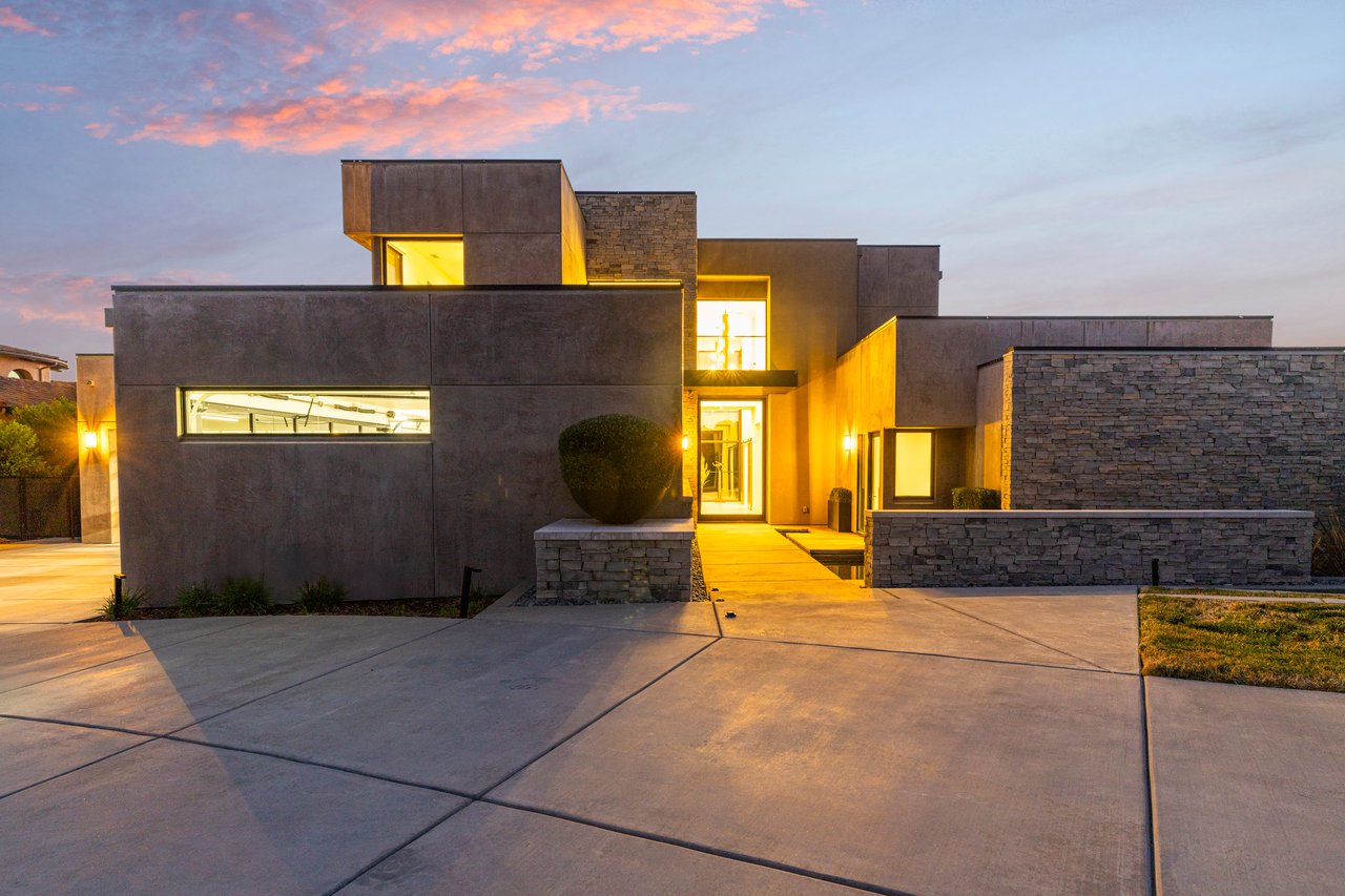 4573 Greenview Drive