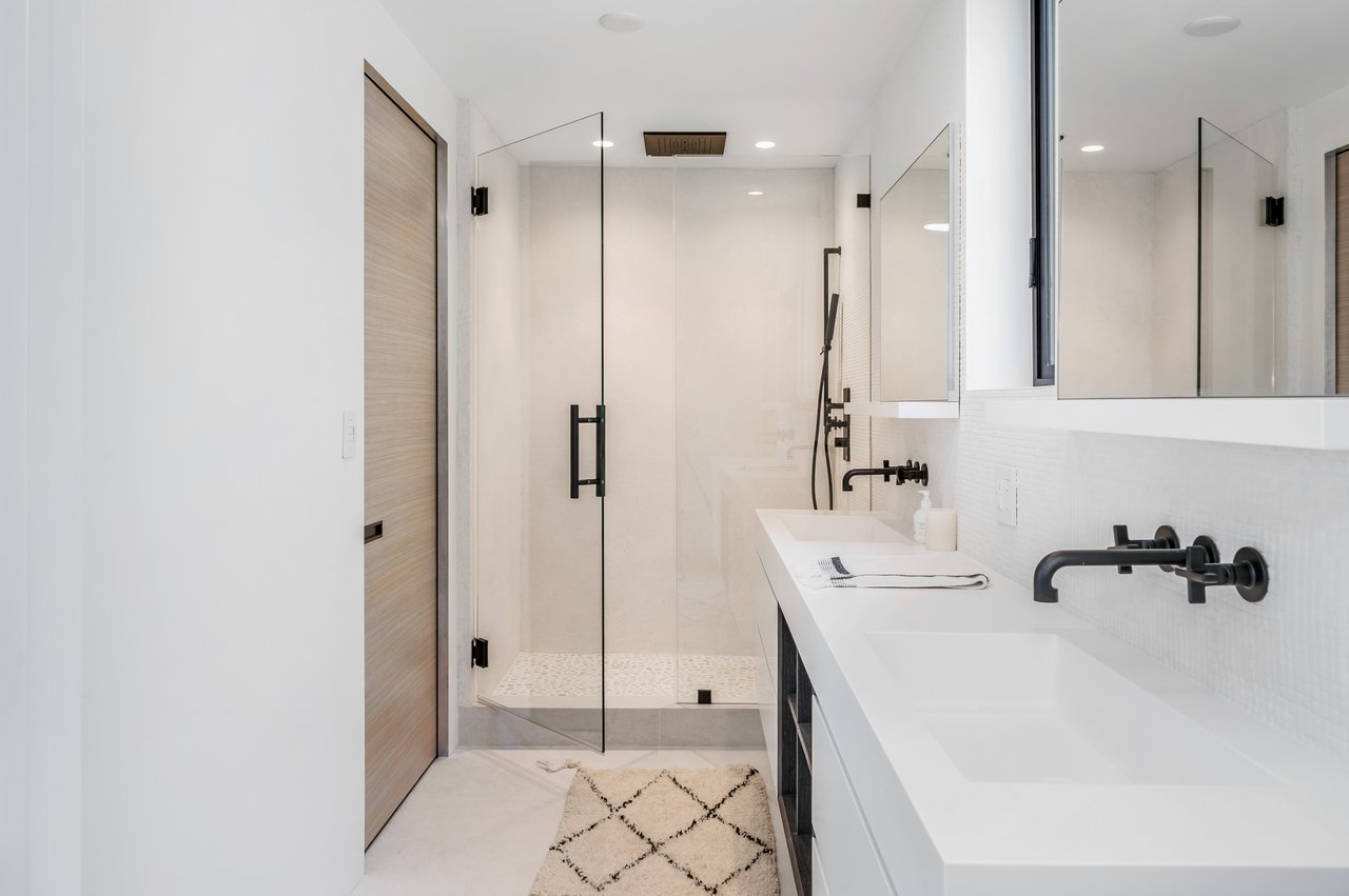 3226 Serra Rd, Malibu