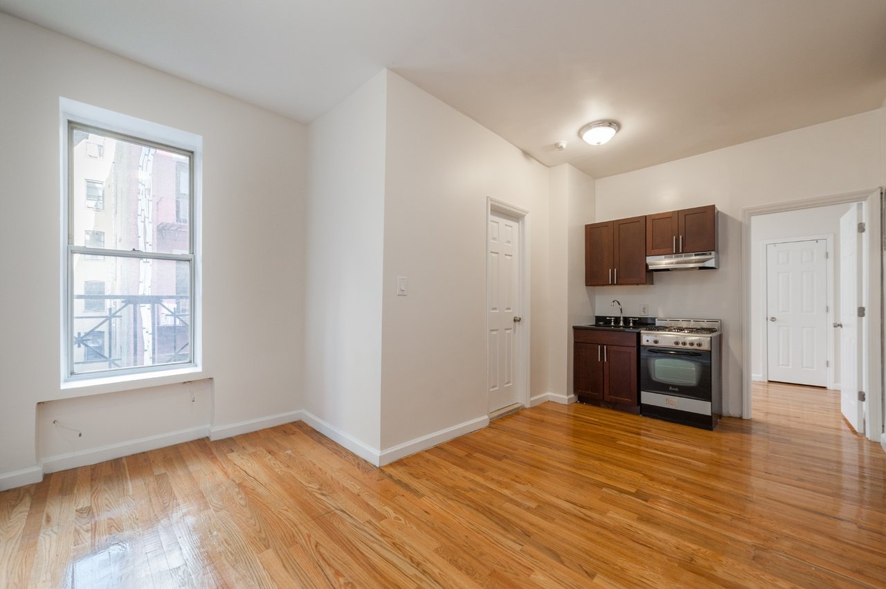 345 East 12th Street Unit: 11