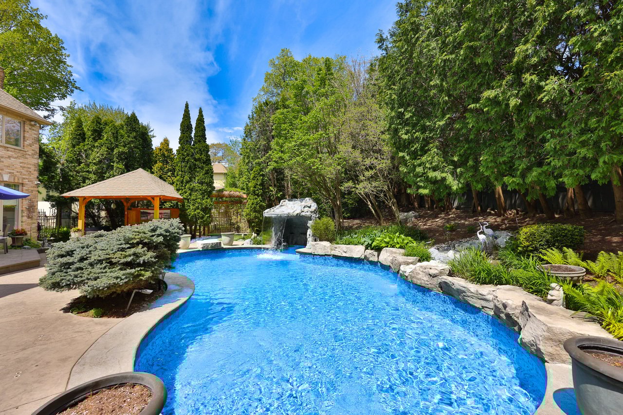 1277 Woodeden Dr