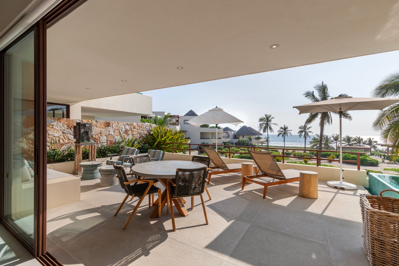 Marea Beachfront Villa H48