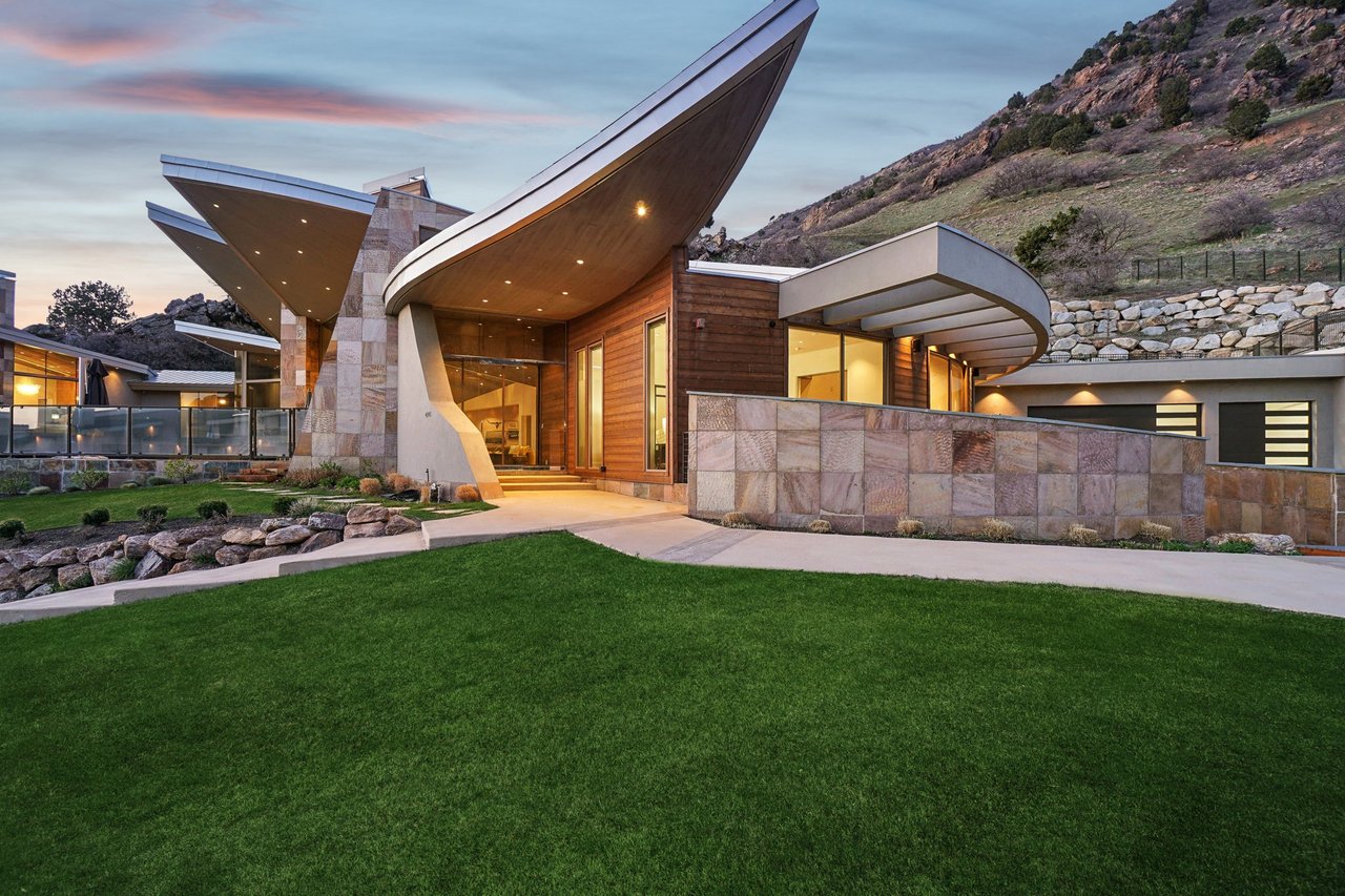 4141 E Canyon Estate Dr