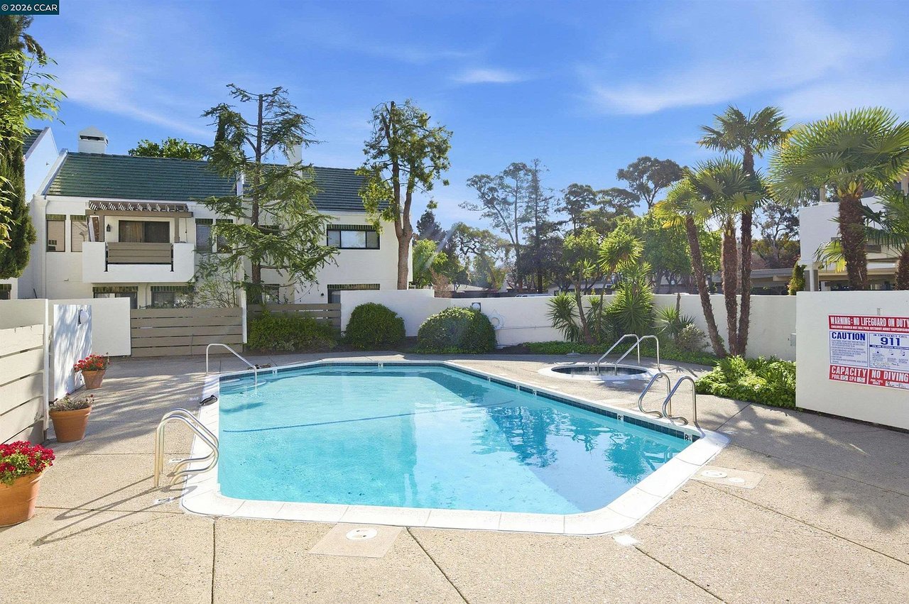 55 Mozden Ln