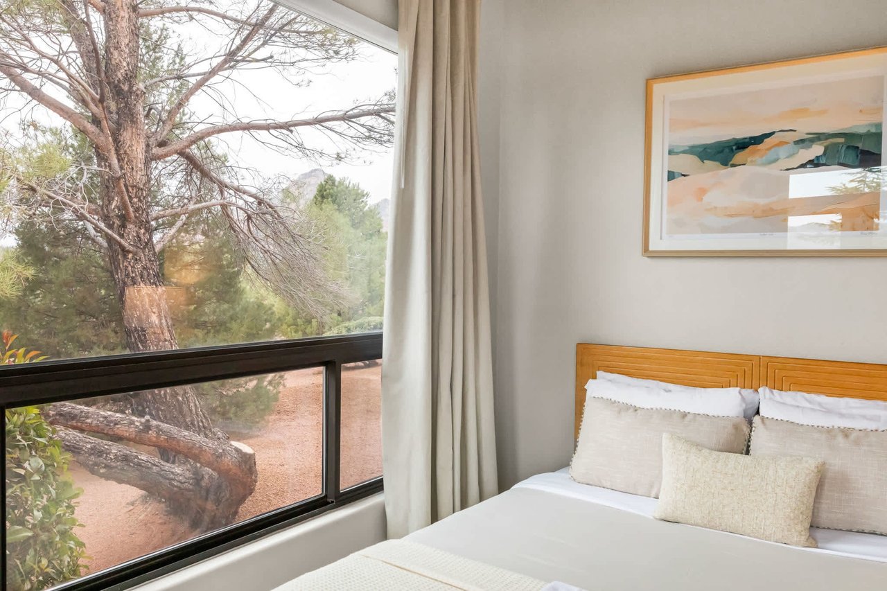 5 Bed, 3 Bath Uptown Sedona-Game Room-Sauna-Cold Plunge-Jacuzzi-Gym