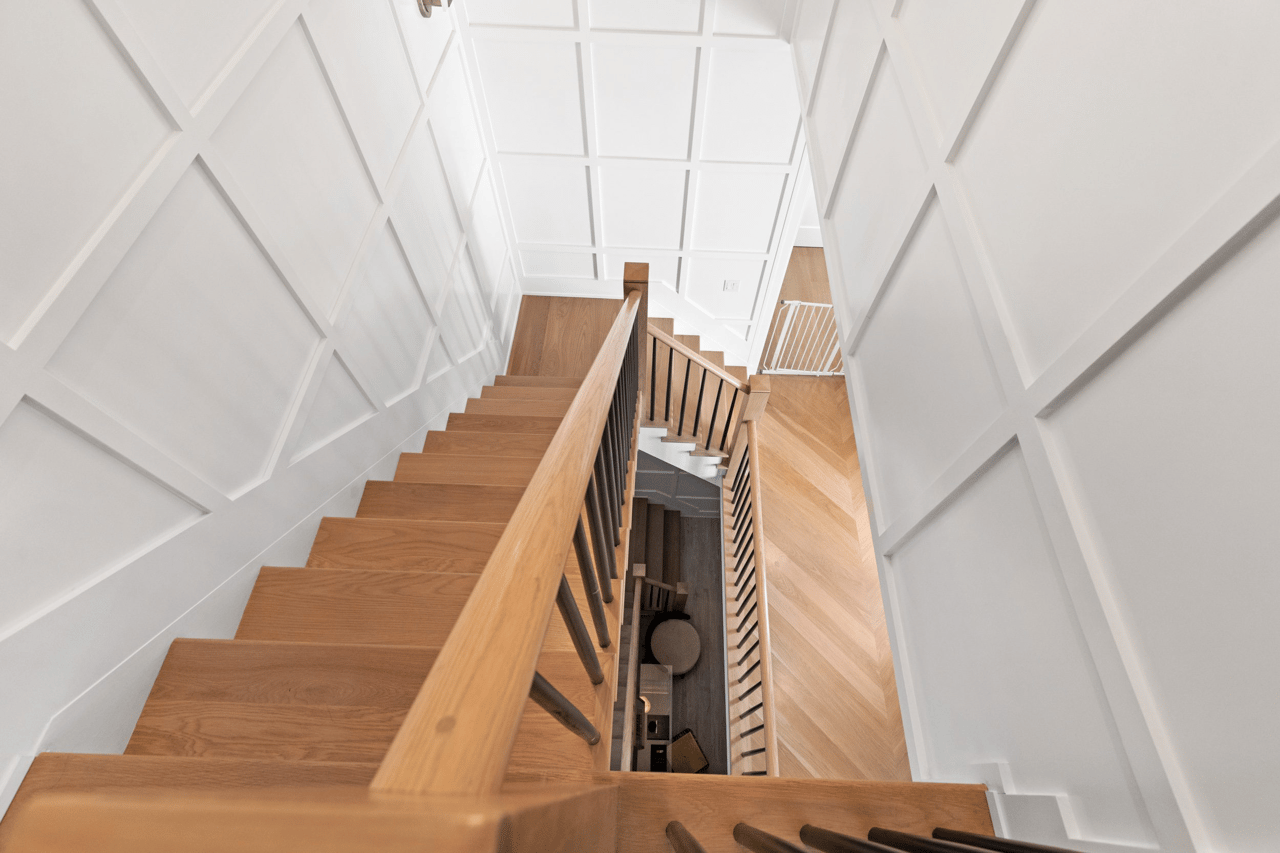 472 Edge of Woods Rd