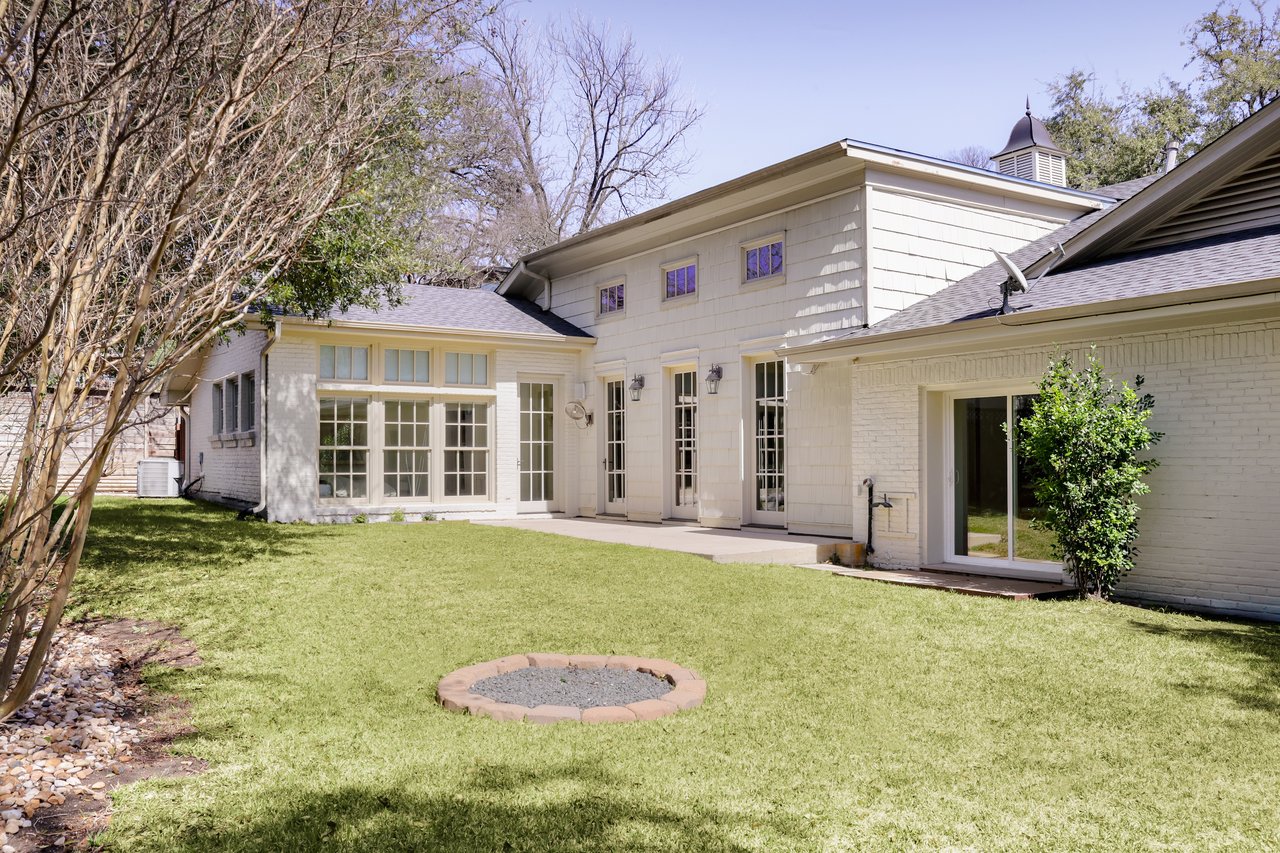 1904 Meadowbrook Drive