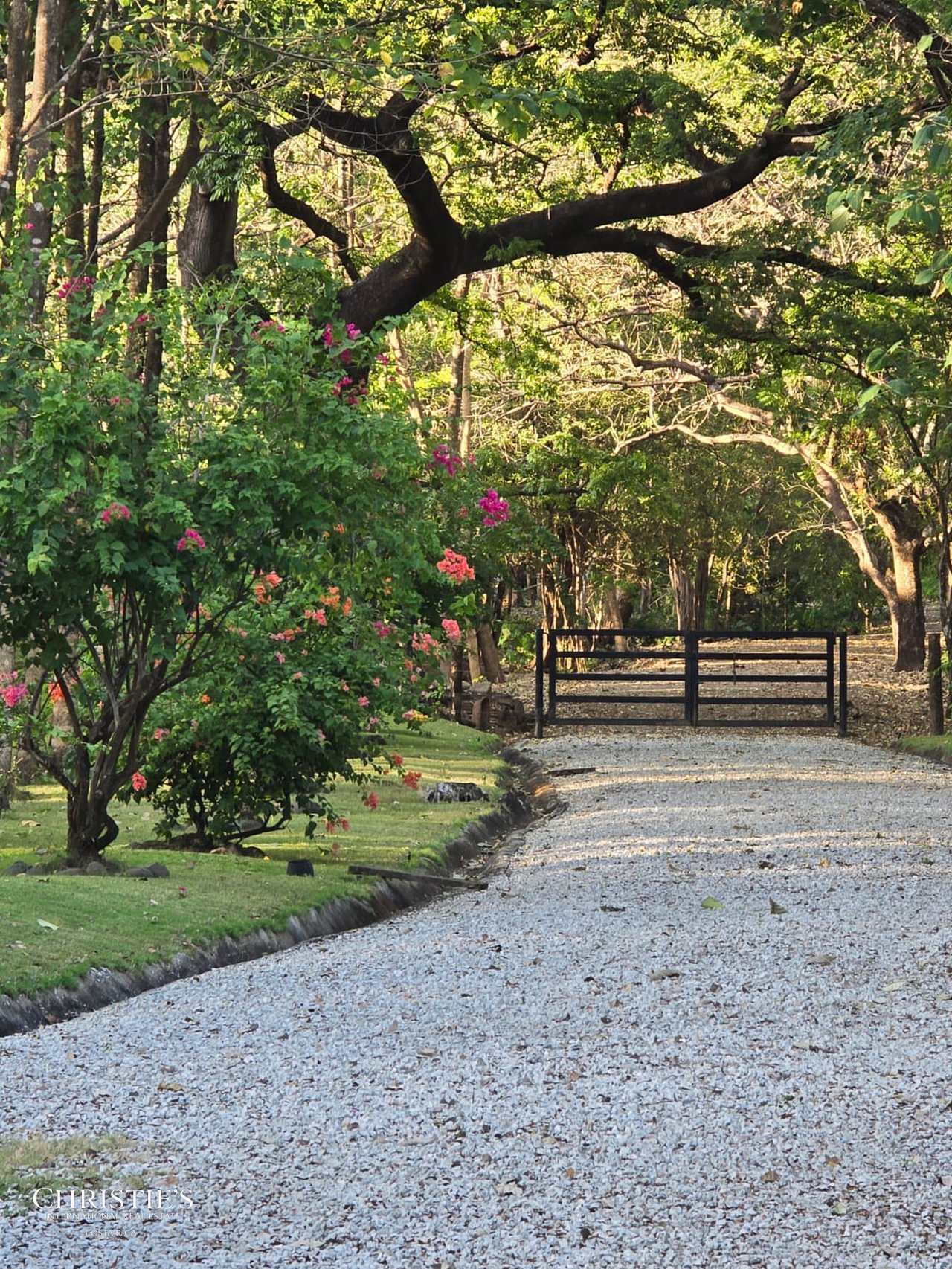Private Estate Close to the Coast - Rancho Las Melinas