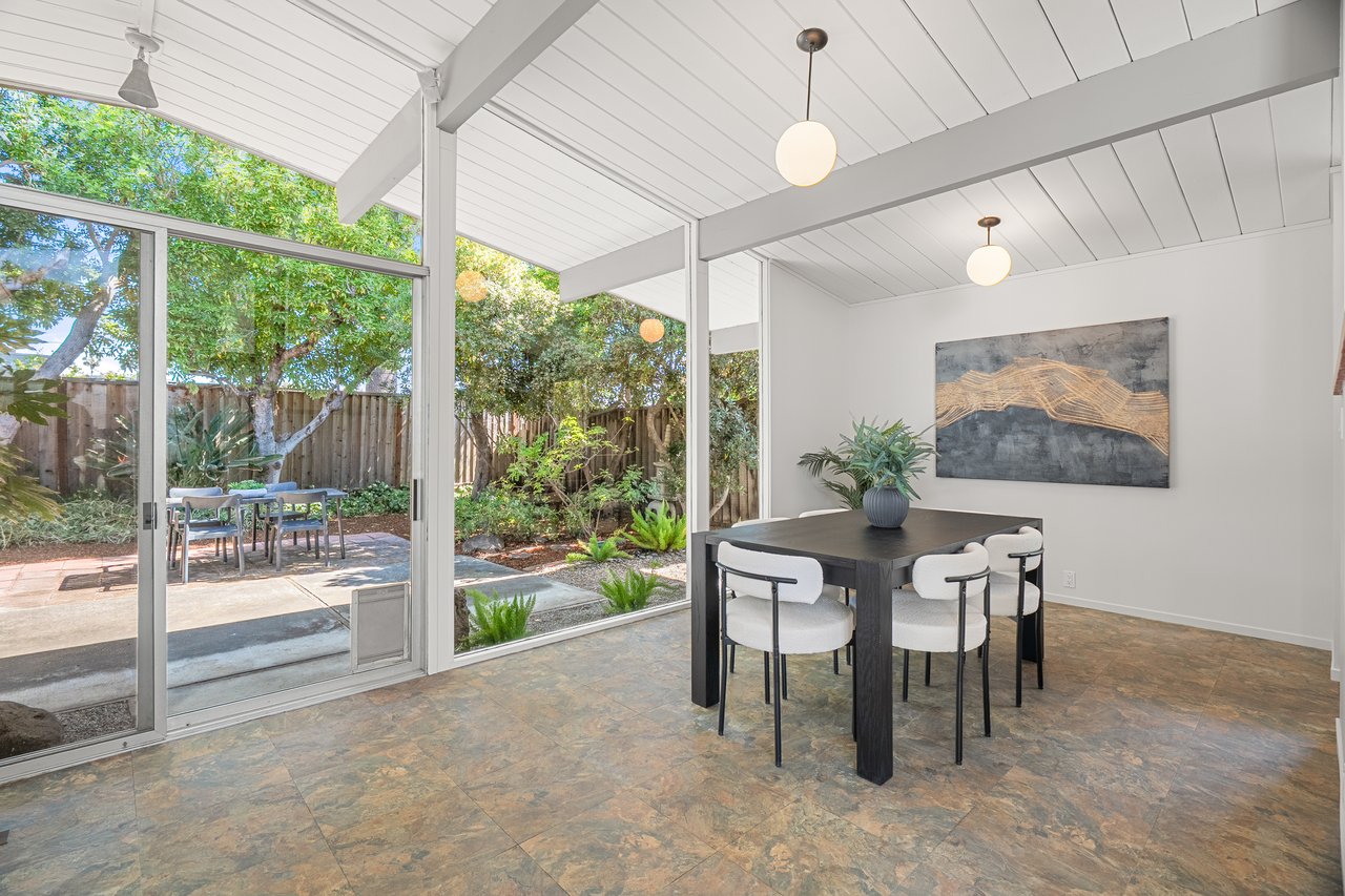 747 Duncardine WAY