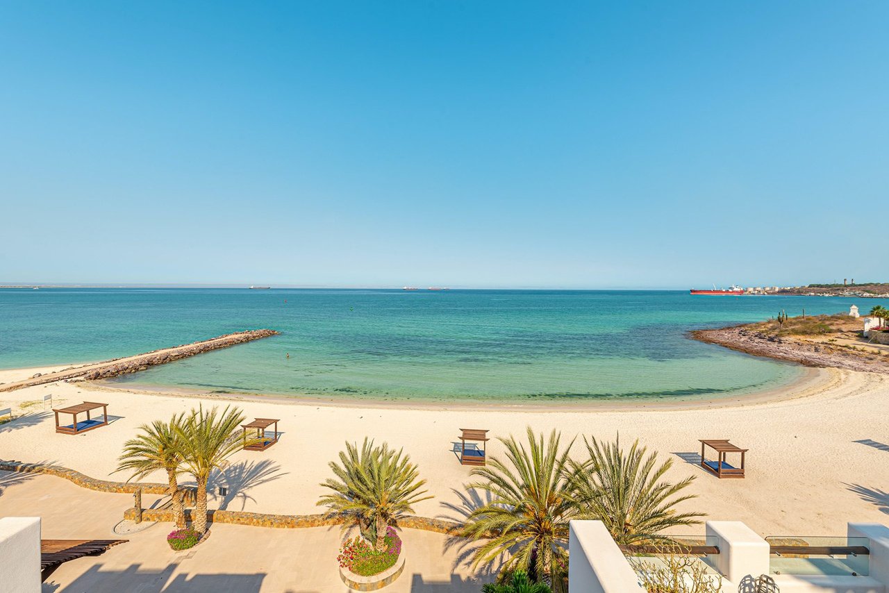 The Elevated Beachfront Living at La Paz