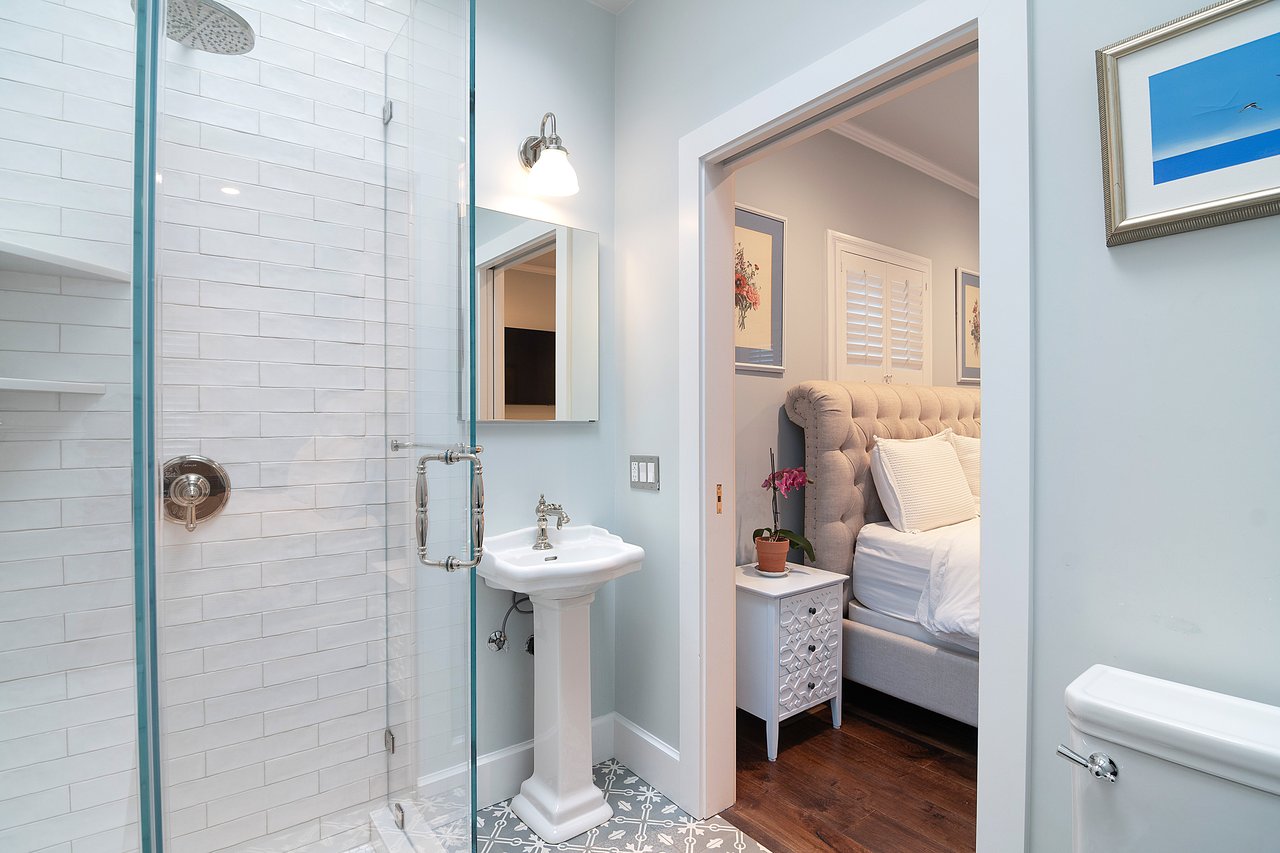 Sanctuary Paradise, N Citrus Ave, 90036