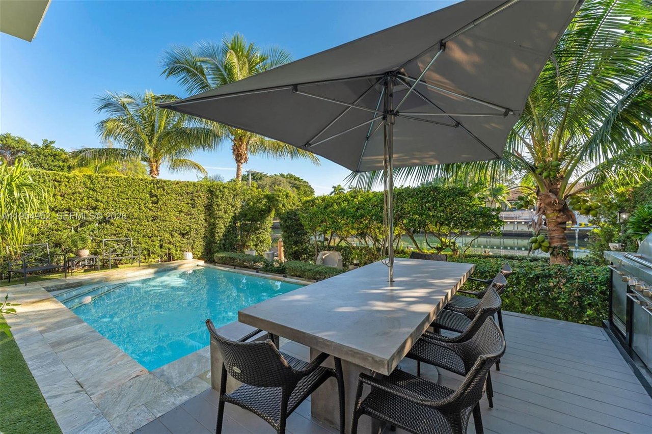 4819-university-drive-coral-gables-pool-home-sold