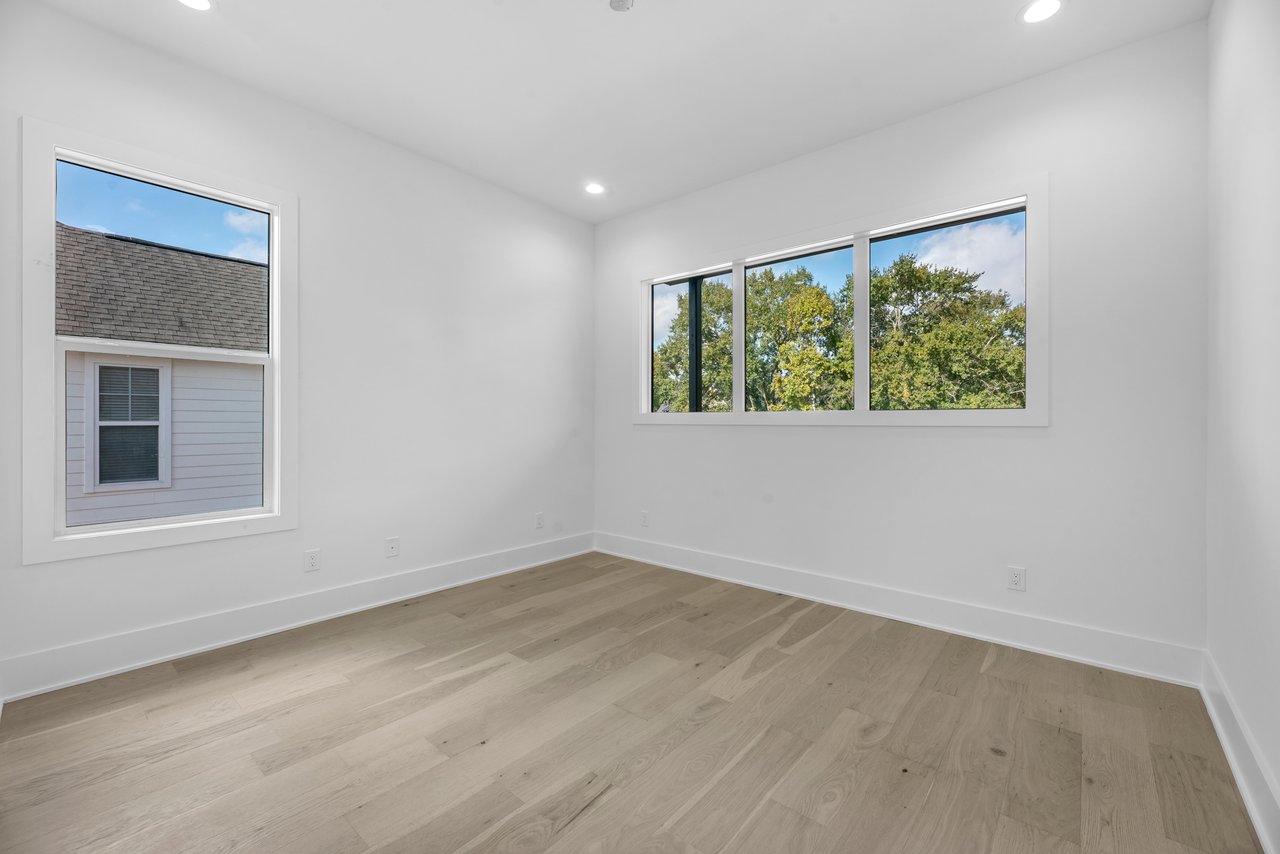 963 West 41st Street