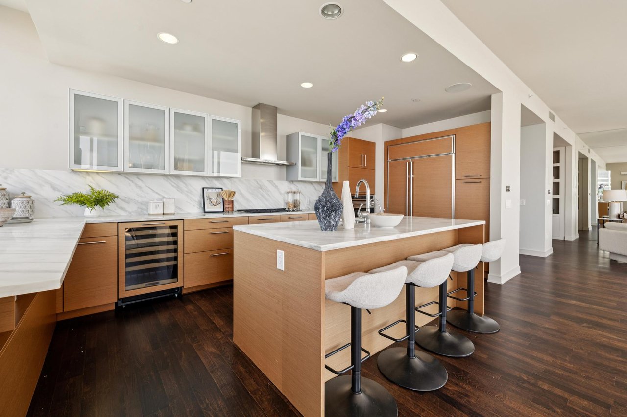 301 Mission St #56D