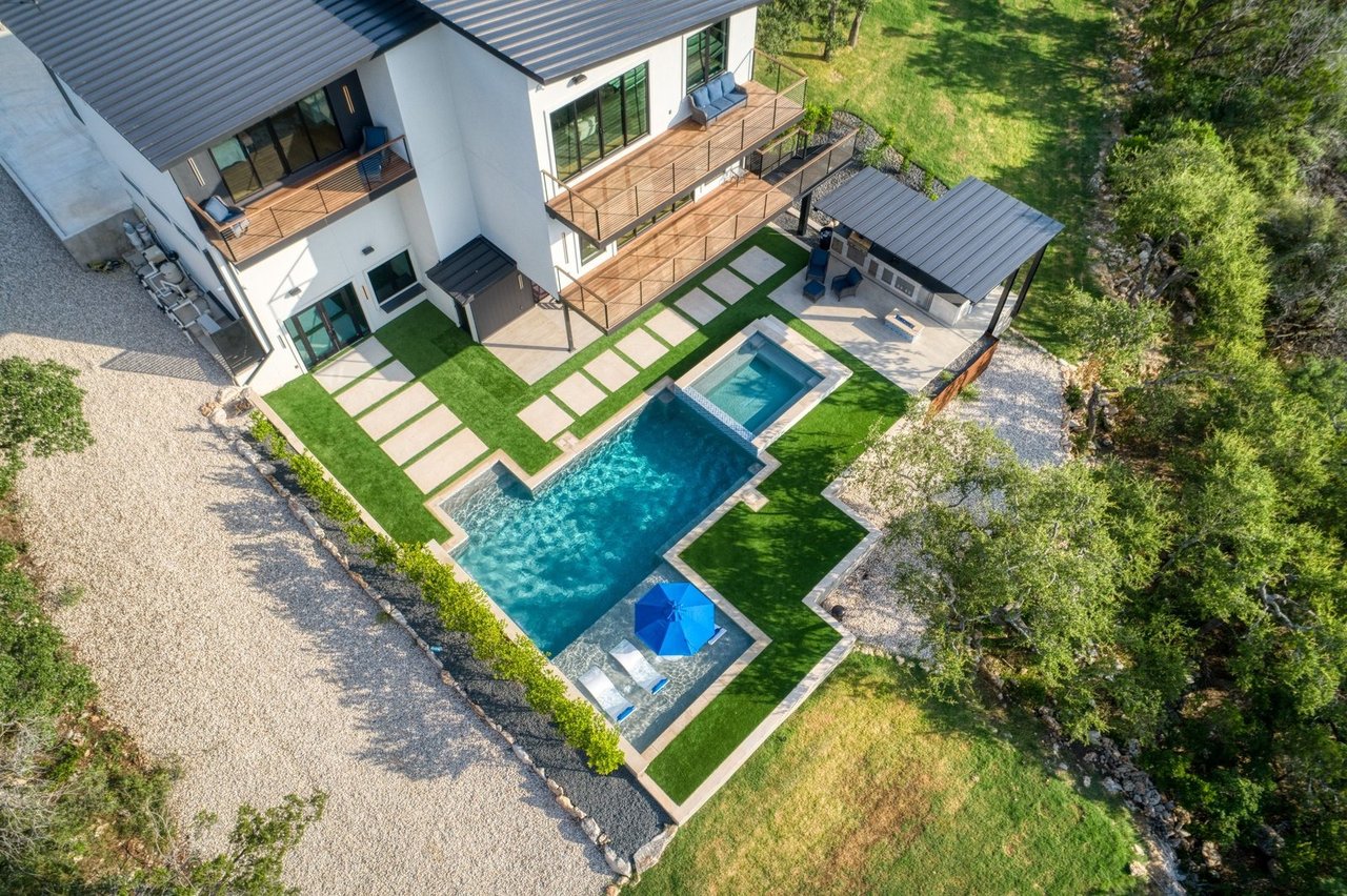 Luxxis Design 1104 Summit