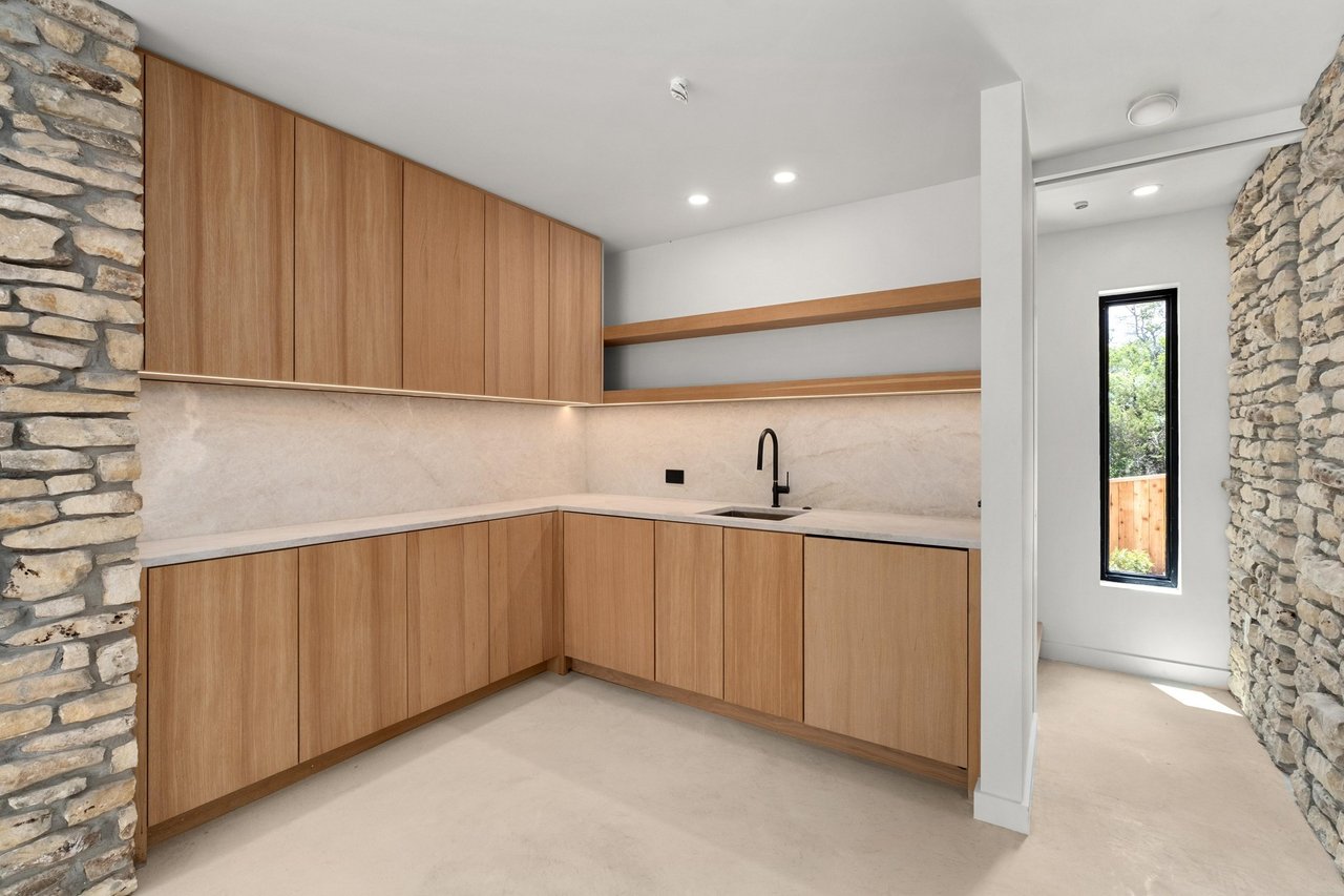 203 Wildcat Hollow and 100 Redbud Trail