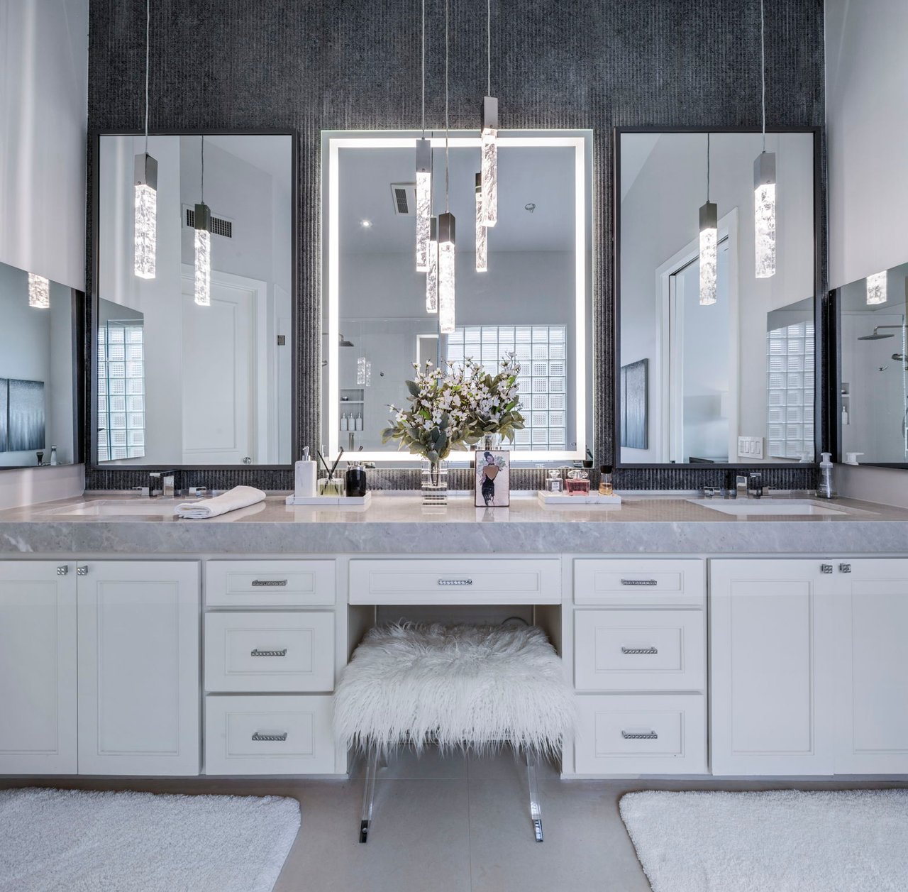 11129 E JUAN TABO Road