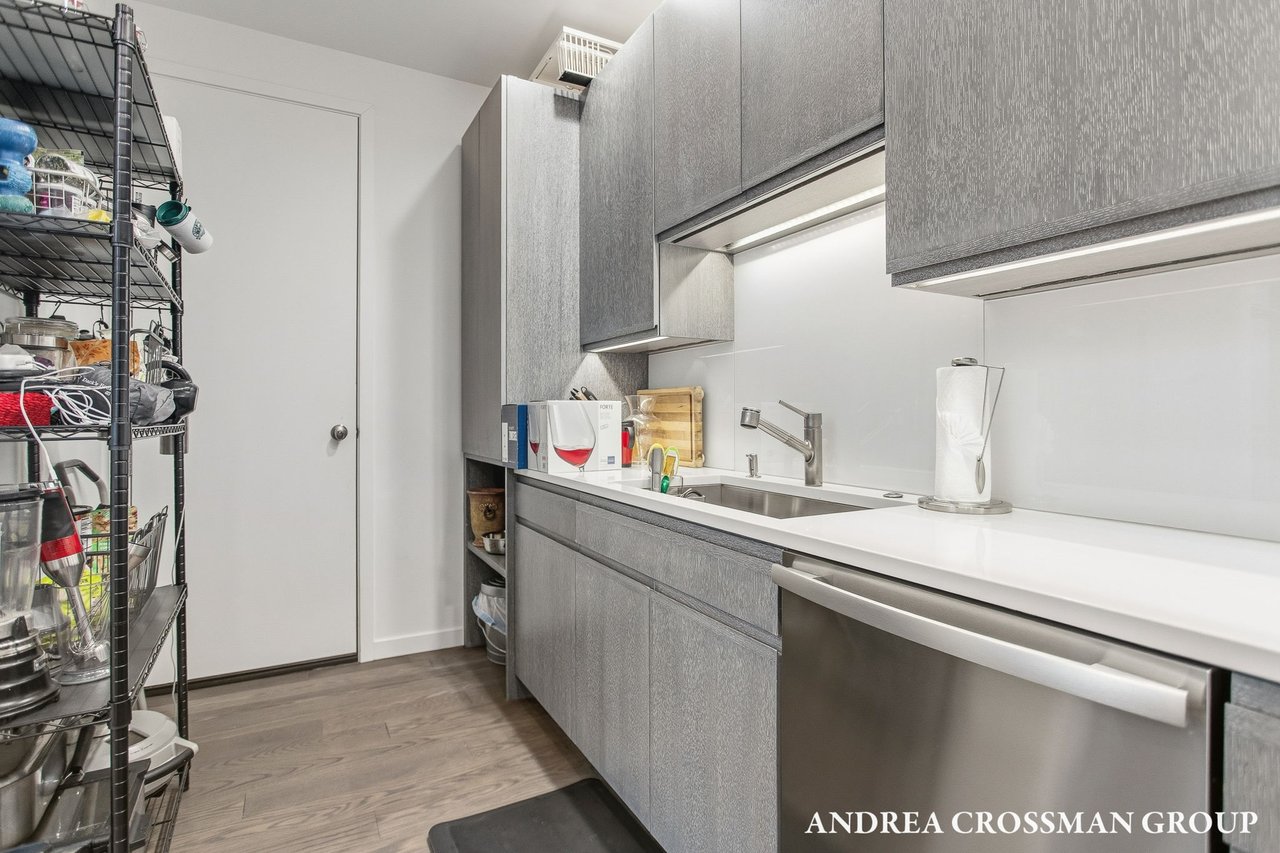 6919 Bendemeer Drive