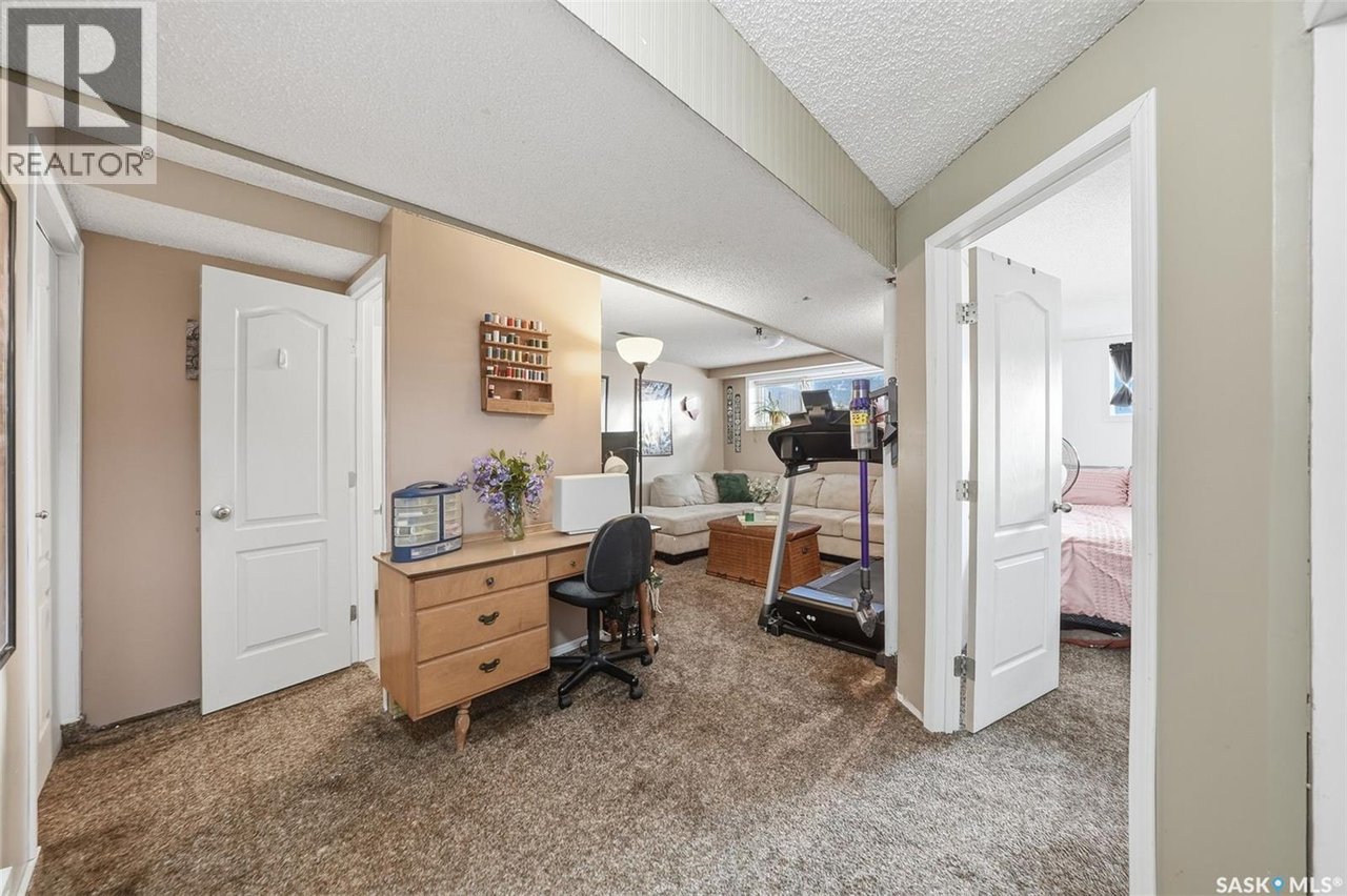 42 MacDowall CRESCENT