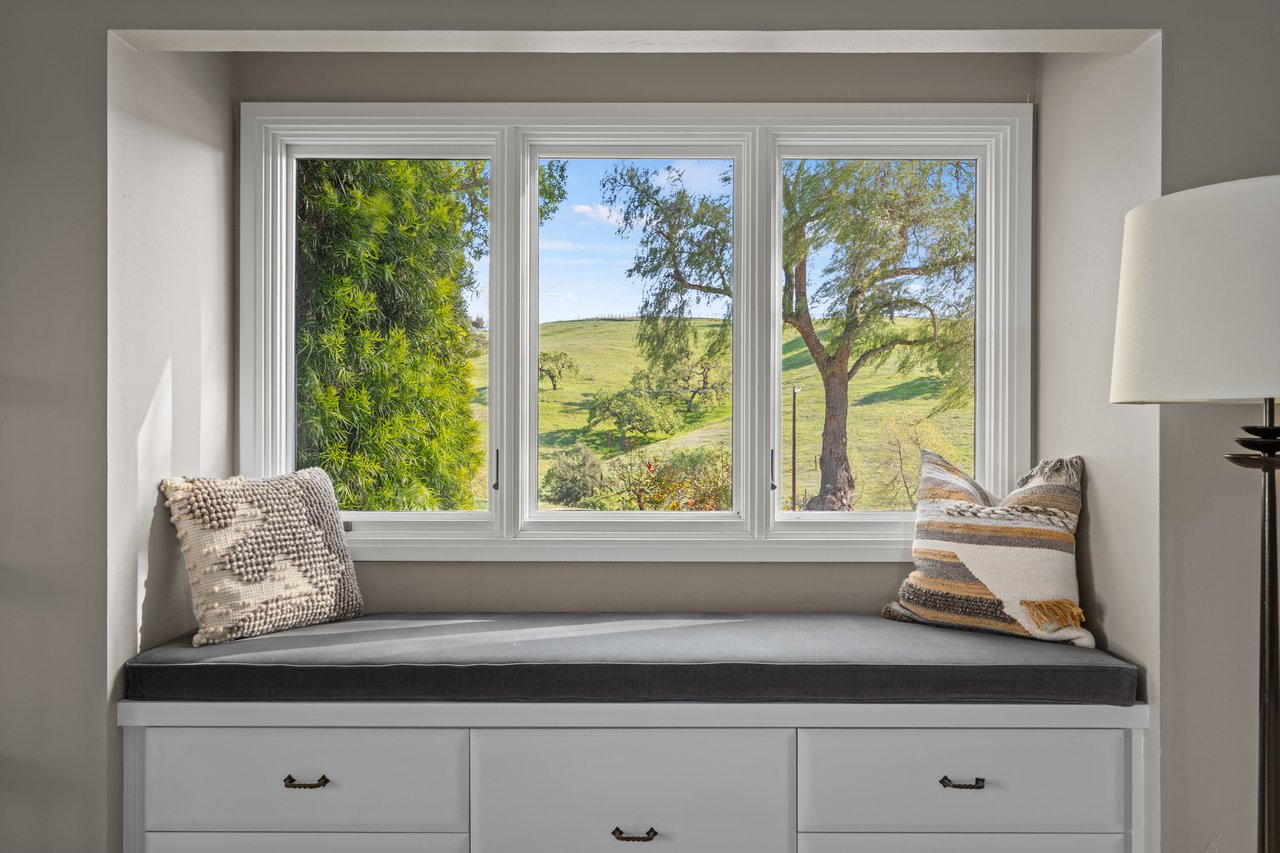 CONTEMPORARY HACIENDA with Privacy, Views, and Quality Craftsmanship