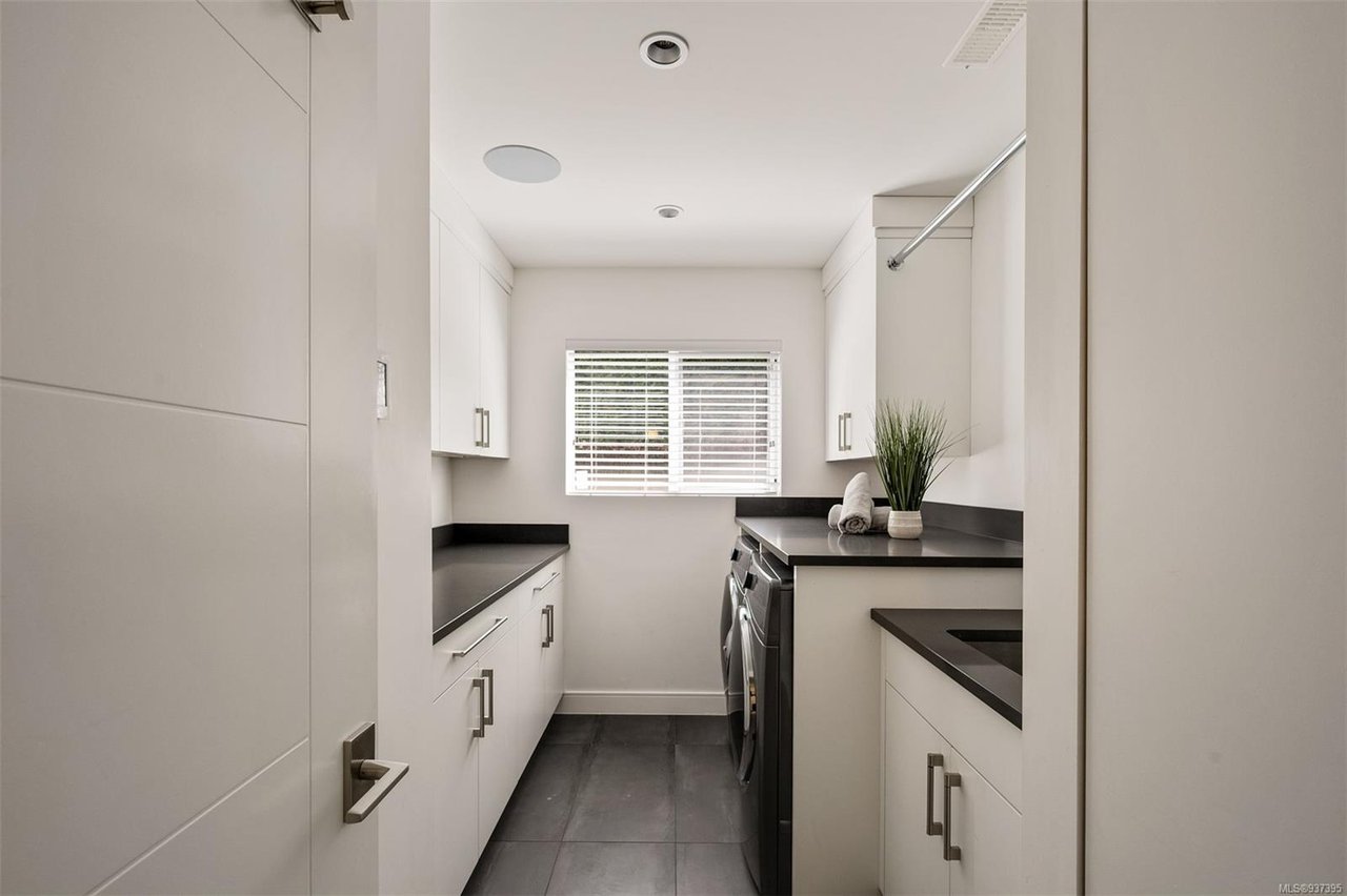 2378 Esplanade