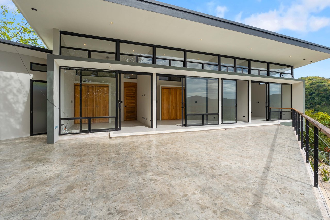 Villa Raoli | Get ready to live in your dream home in the stunning Pacific Heights!