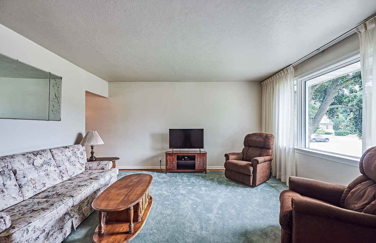 802 Eastglen Dr