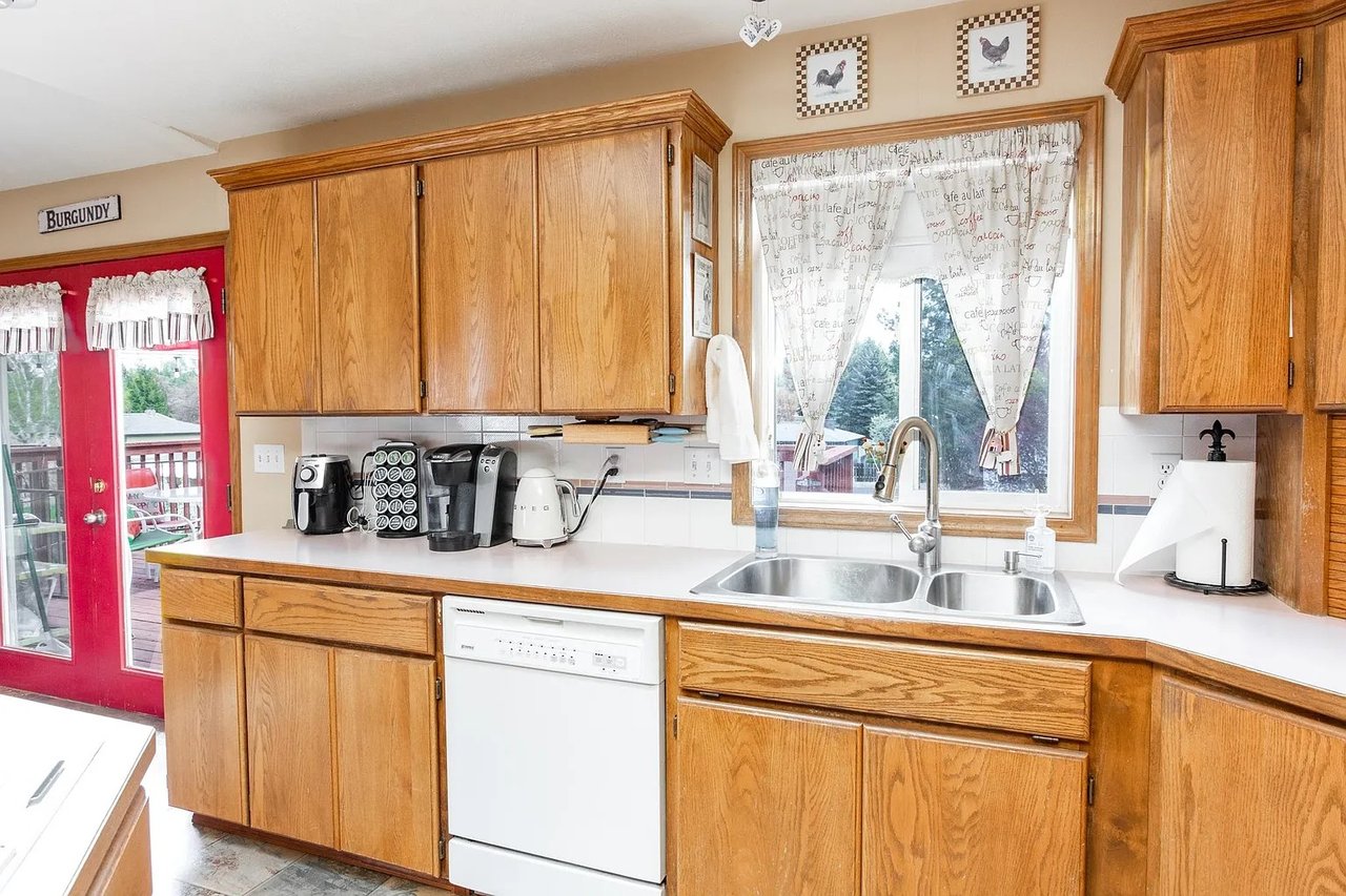 9706 N Ridgecrest Dr