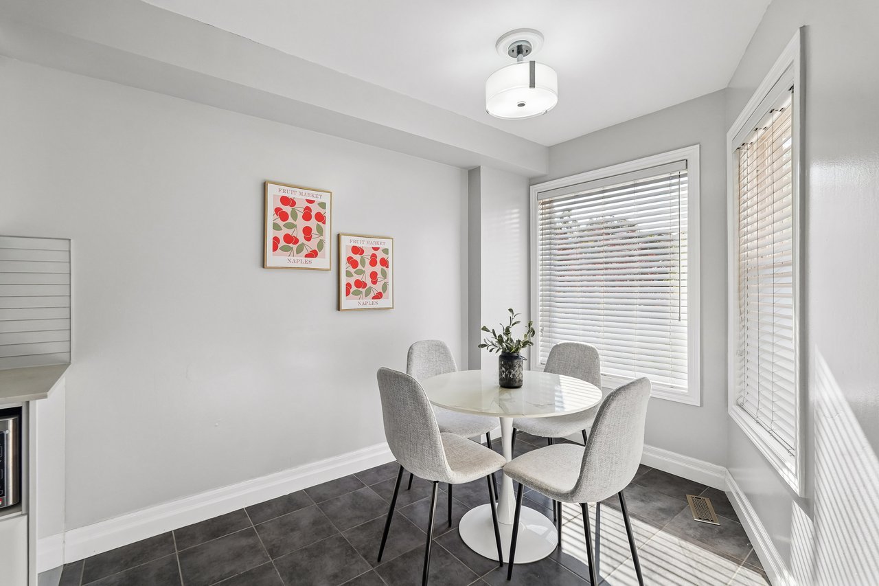 Move-in ready in the heart of Glen Abbey