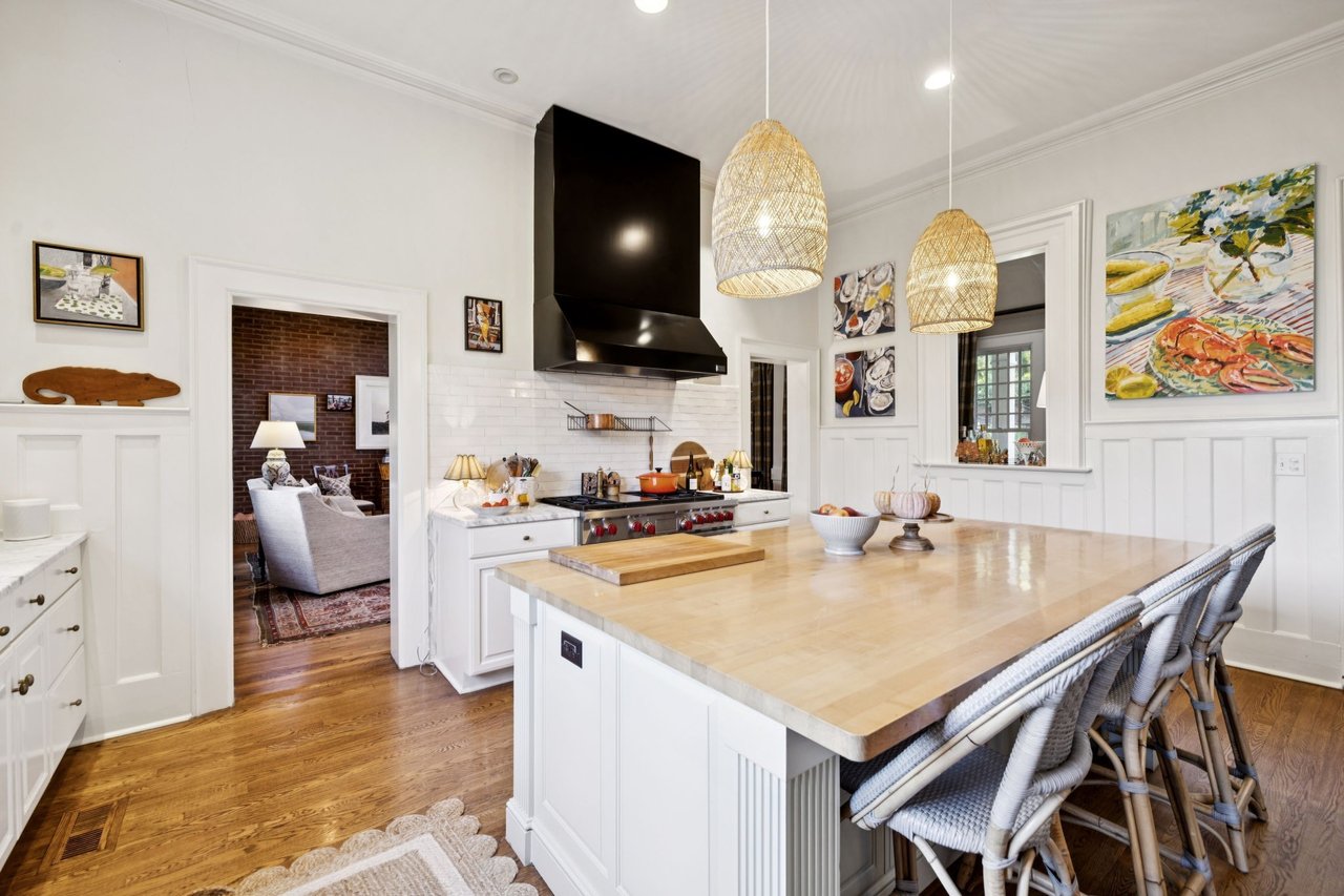 214 3rd Ave S
