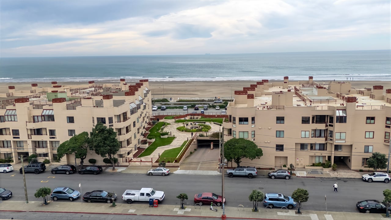 855 La Playa Street, #457