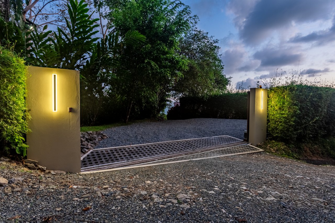 CasaPor Fin,Where the Rainforest Meets the Sea - Oceanview Luxury Estate