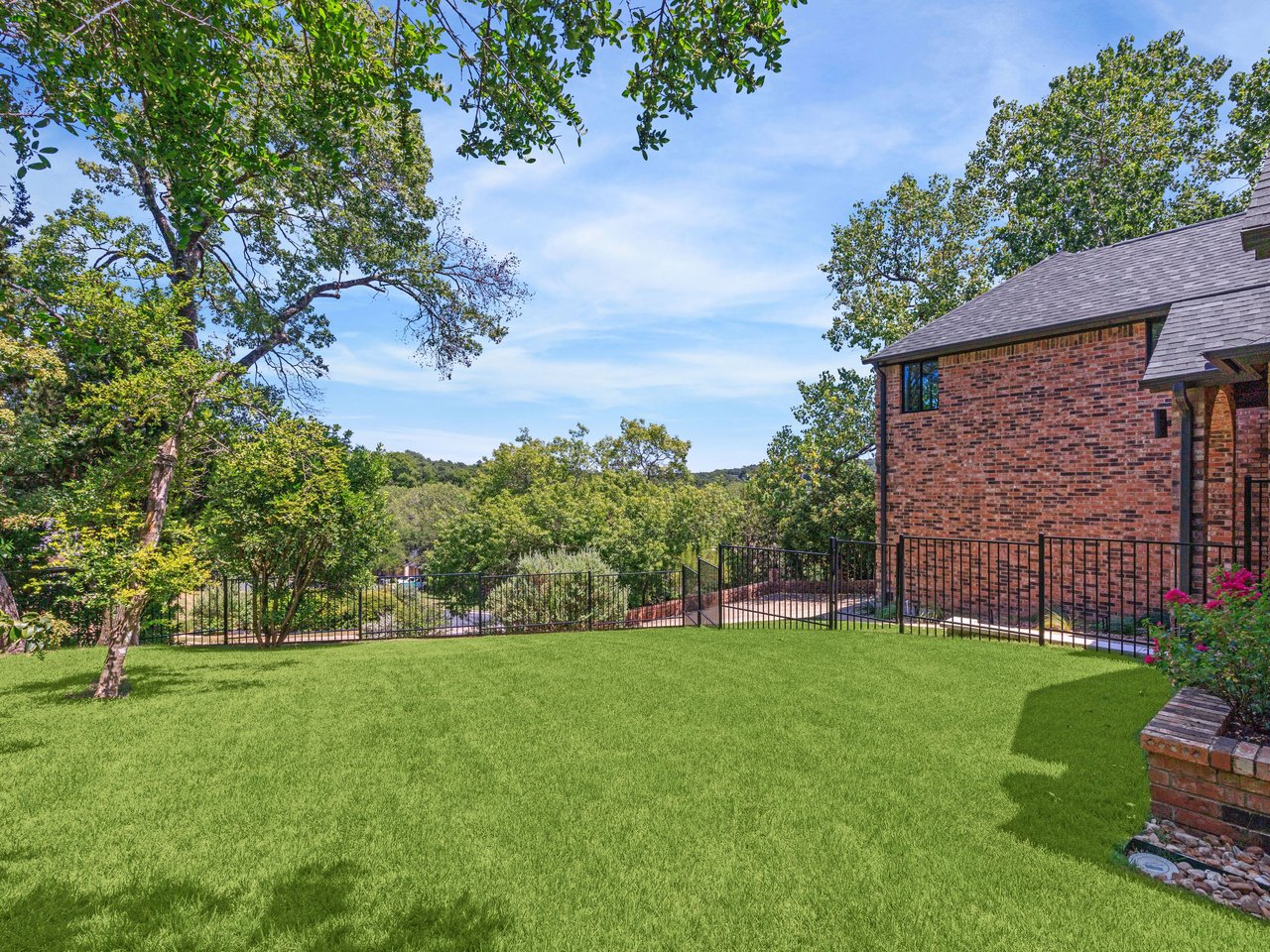 3911 Dry Creek DR