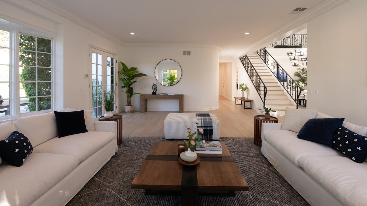 3686 Benedict Canyon Ln, Sherman Oaks 