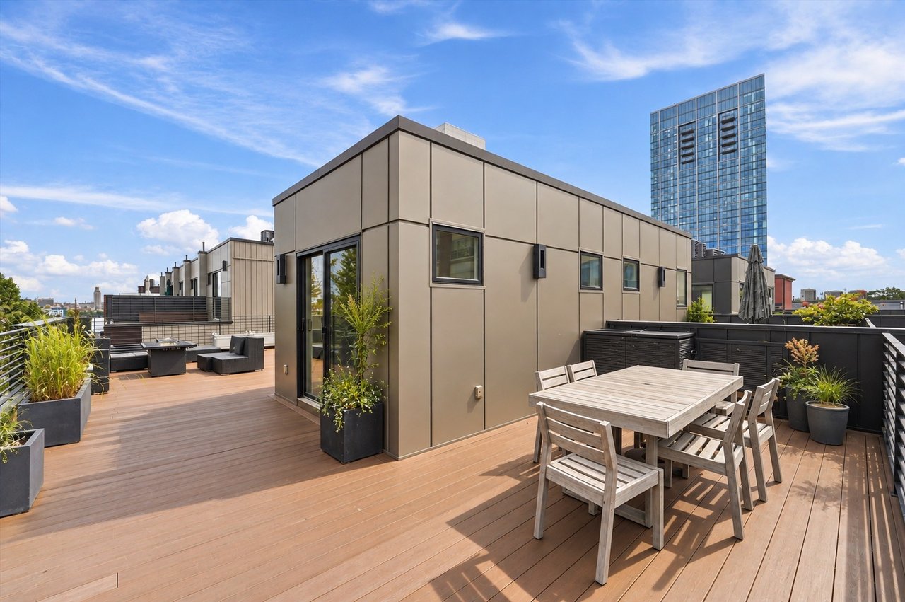 141 S Hancock St, Philadelphia, PA 19106
