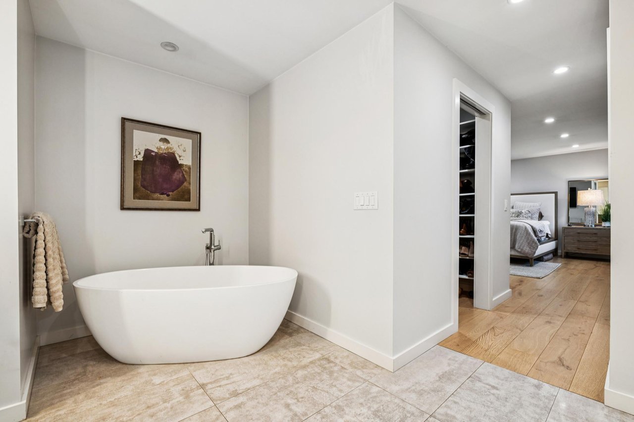 Luxurious Waterfront Home in Larkspur Marina