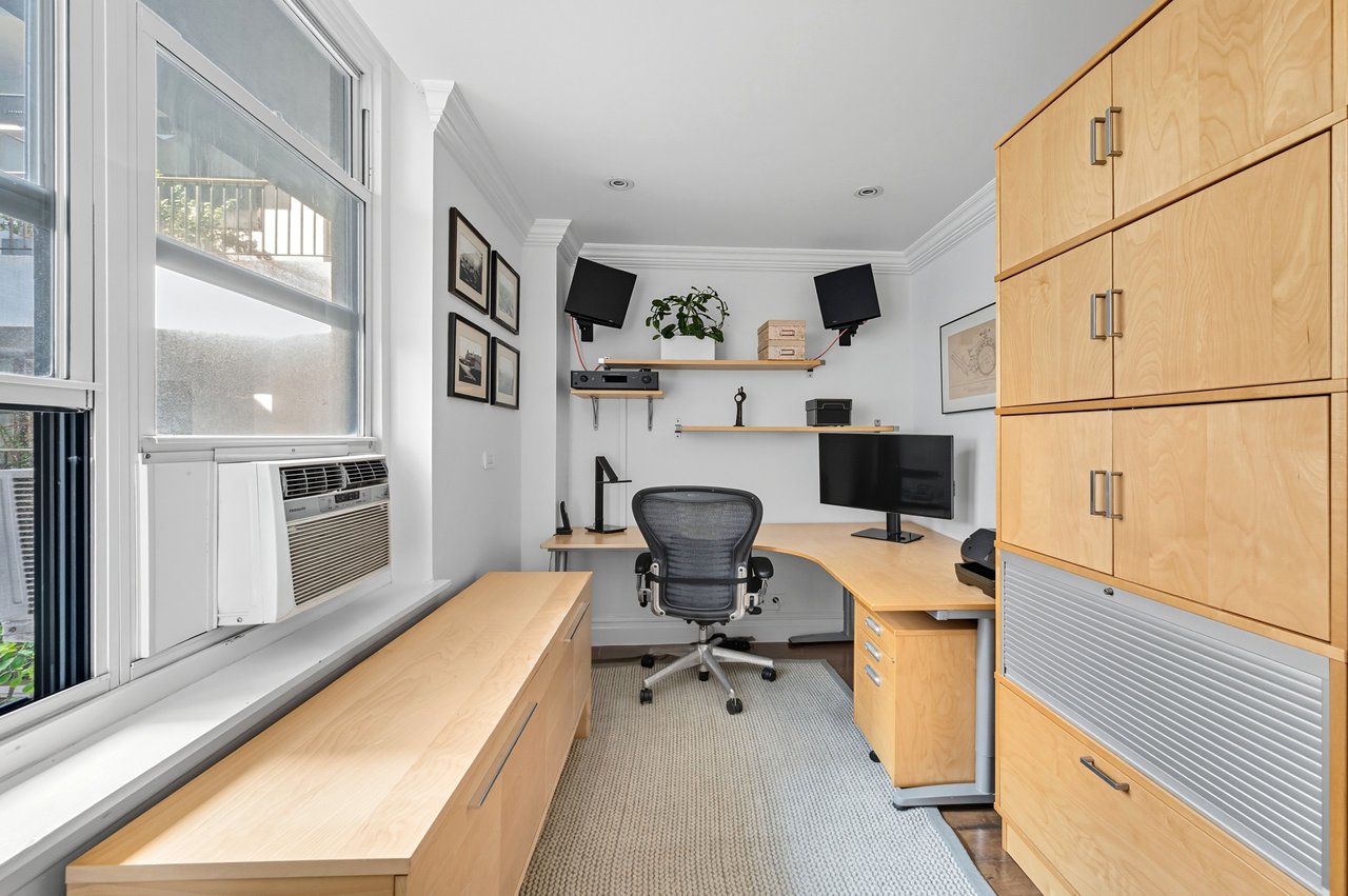 3 Hanover Square, 22B
