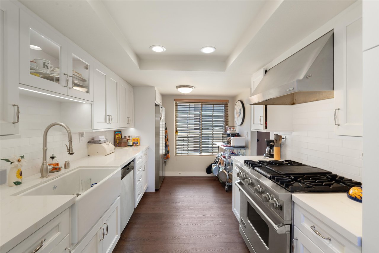 12321 Ocean Park Blvd #17