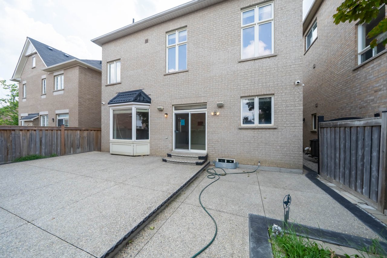3 Shortreed Grove 
