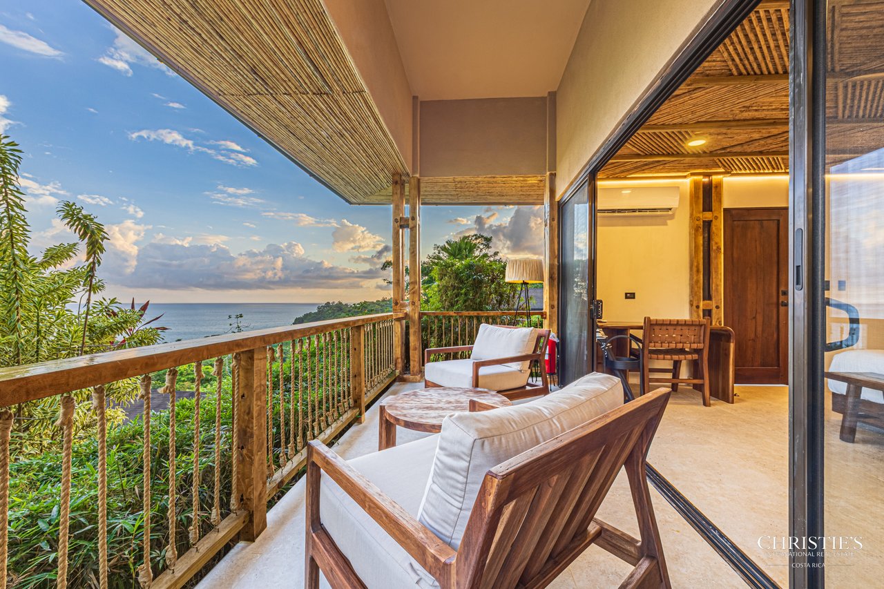 Luxury Hotel Boutique with Ocean Views | Walking distance to the beach | 13.2 Acres