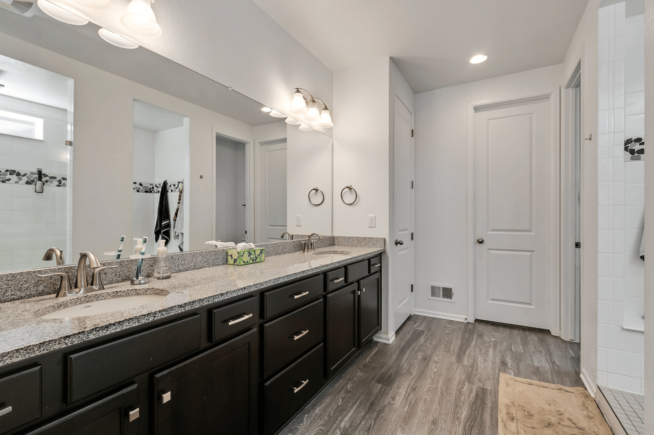 Just Listed: Welcome to This Spacious Home in a Highly Desirable Mail Creek Crossing Neighborhood!