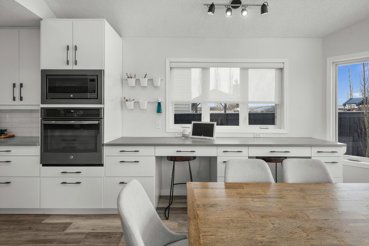 218 Coville Circle NE