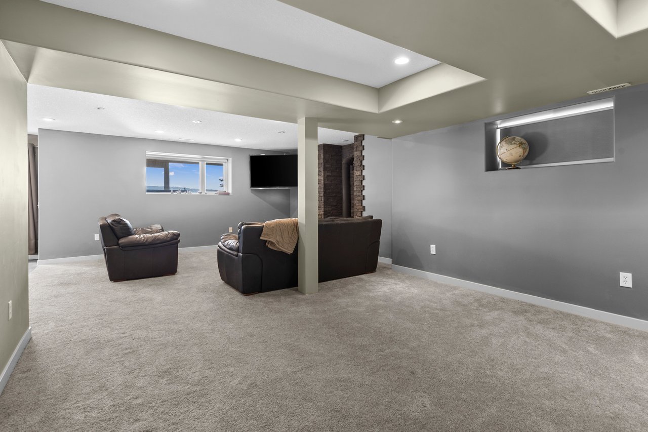 98 Tuscany Ravine Close NW